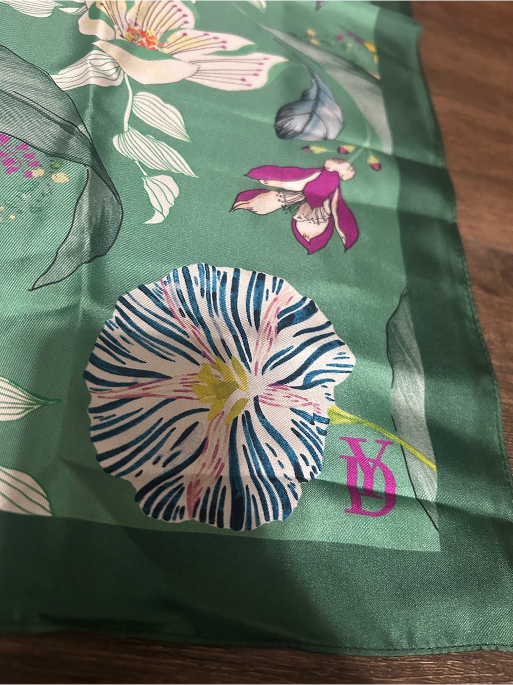 Yves Delorme Paris 100% Silk Scarf Green Botanical Tropical Floral Print Square - Picture 7 of 9